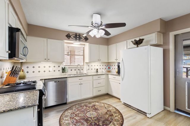 4619 Cashel Glen Drive, Houston, TX 77069