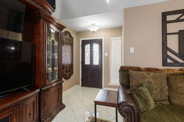 4619 Cashel Glen Drive, Houston, TX 77069