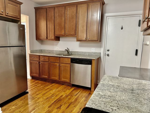 2233 W Shakespeare Avenue 2R, Chicago, IL 60647