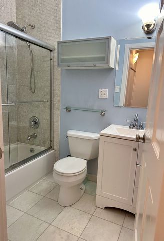 2233 W Shakespeare Avenue 2R, Chicago, IL 60647