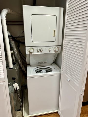 2233 W Shakespeare Avenue 2R, Chicago, IL 60647