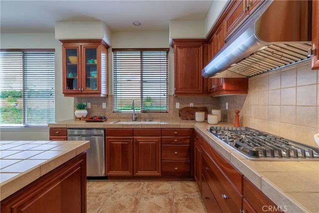 22 Modesto, Irvine, CA 92602