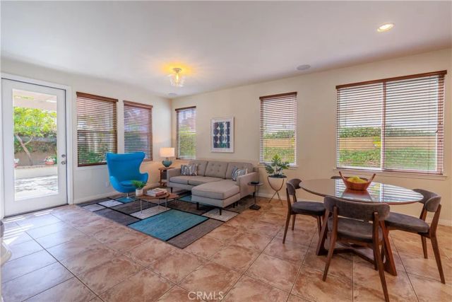 22 Modesto, Irvine, CA 92602