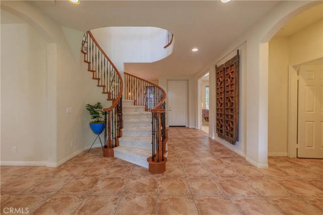 22 Modesto, Irvine, CA 92602