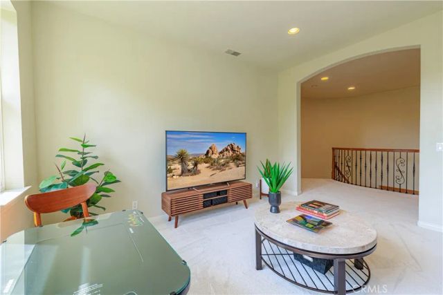 22 Modesto, Irvine, CA 92602