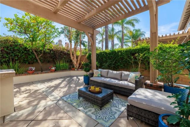 22 Modesto, Irvine, CA 92602