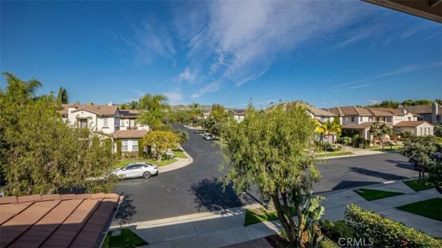 22 Modesto, Irvine, CA 92602