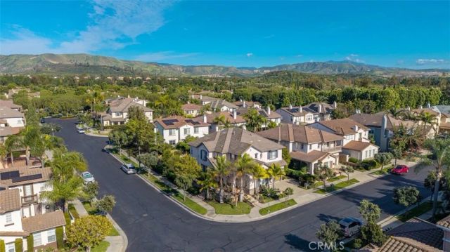 22 Modesto, Irvine, CA 92602