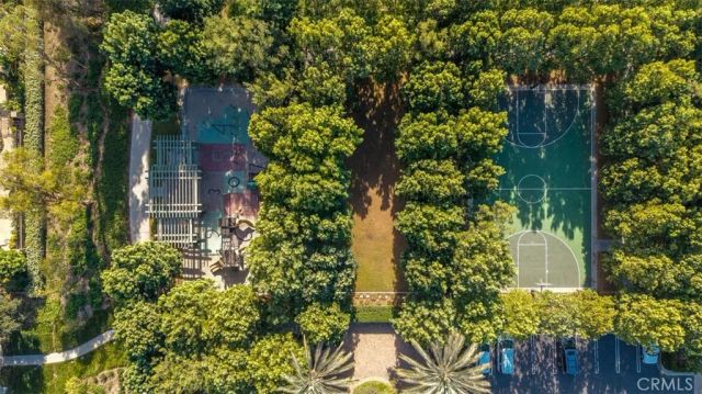 22 Modesto, Irvine, CA 92602