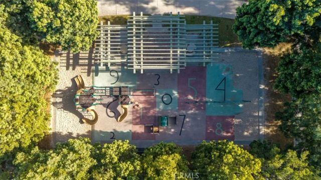 22 Modesto, Irvine, CA 92602