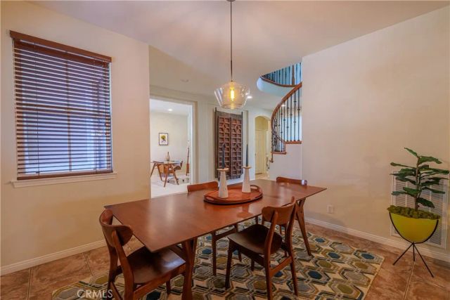 22 Modesto, Irvine, CA 92602