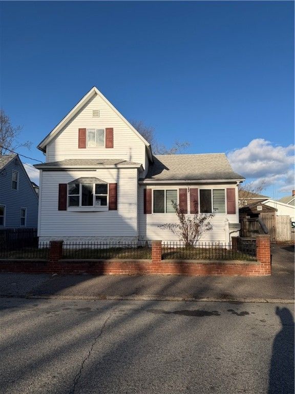 121 Samuel Avenue, Pawtucket, RI 02860