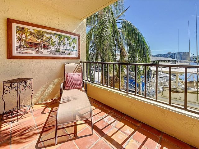 1750 HARBOR PLACE S 104, South Pasadena, FL 33707