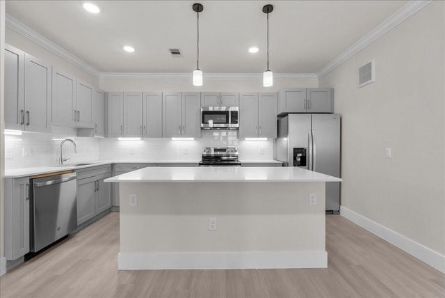 540 Hobbs Road E1, League City, TX 77573