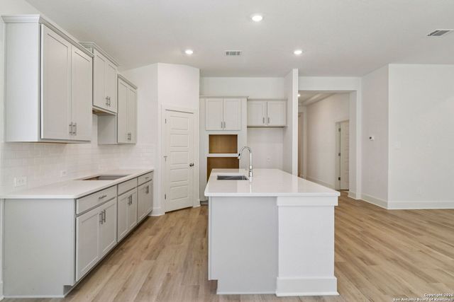 9307 Quail Crest Drive, Schertz, TX 78154