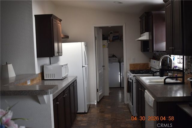 1081 W Arrow Hwy 86, Azusa, CA 91702
