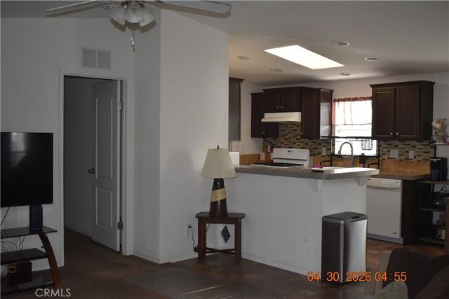 1081 W Arrow Hwy 86, Azusa, CA 91702