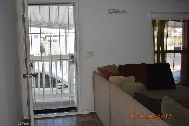 1081 W Arrow Hwy 86, Azusa, CA 91702