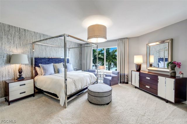 13675 Vanderbilt DR 406, Naples, FL 34110