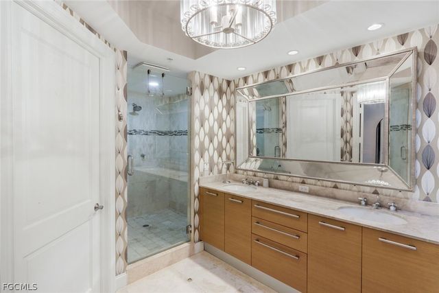 13675 Vanderbilt DR 406, Naples, FL 34110