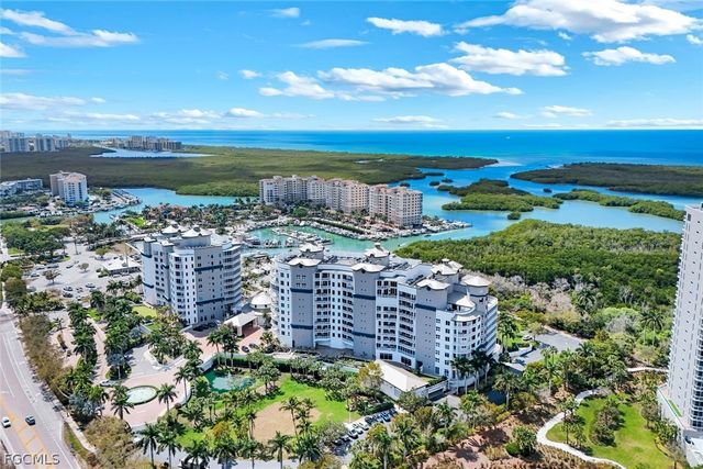 13675 Vanderbilt DR 406, Naples, FL 34110