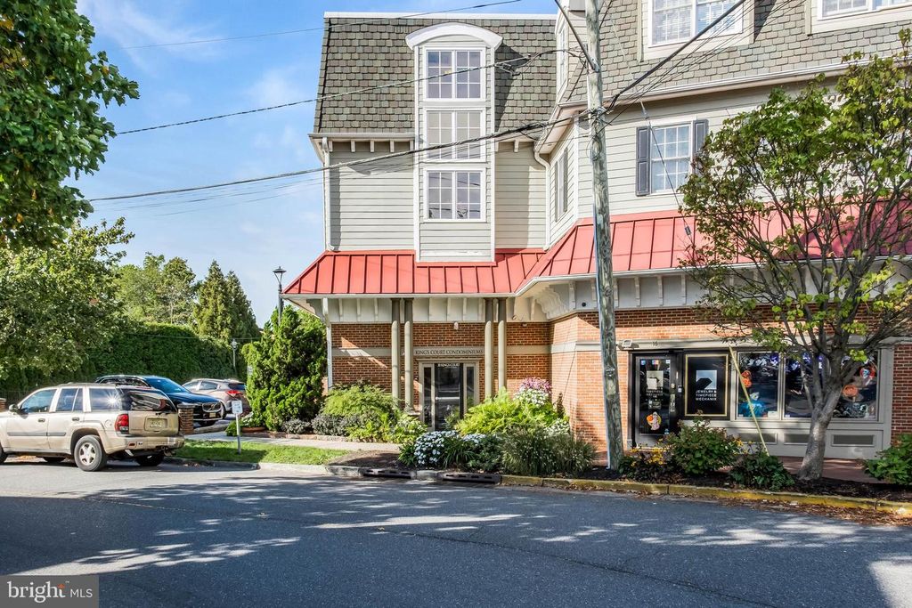 30 KINGS CT #302, Haddonfield, NJ 08033