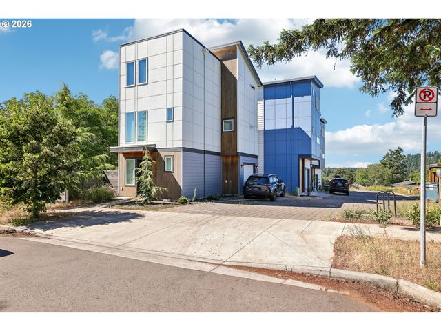 9033 Ne HOYT St, Portland, OR 97220
