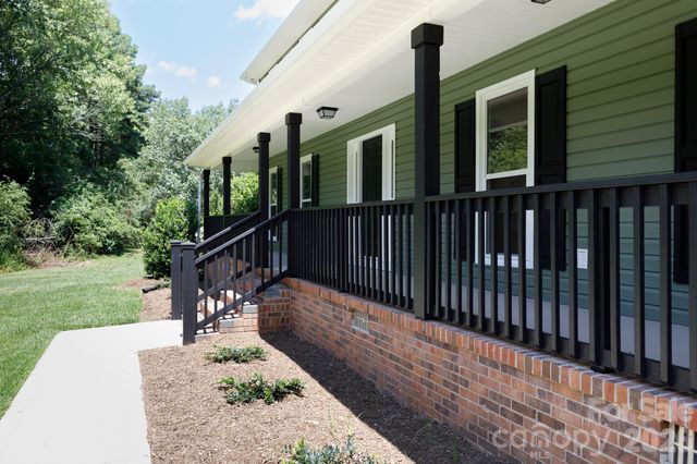 1560 Meadowdale Road, Rock Hill, SC 29732