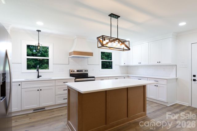 1560 Meadowdale Road, Rock Hill, SC 29732
