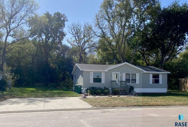 1303 E Iris Pl Place, Sioux Falls, SD 57103