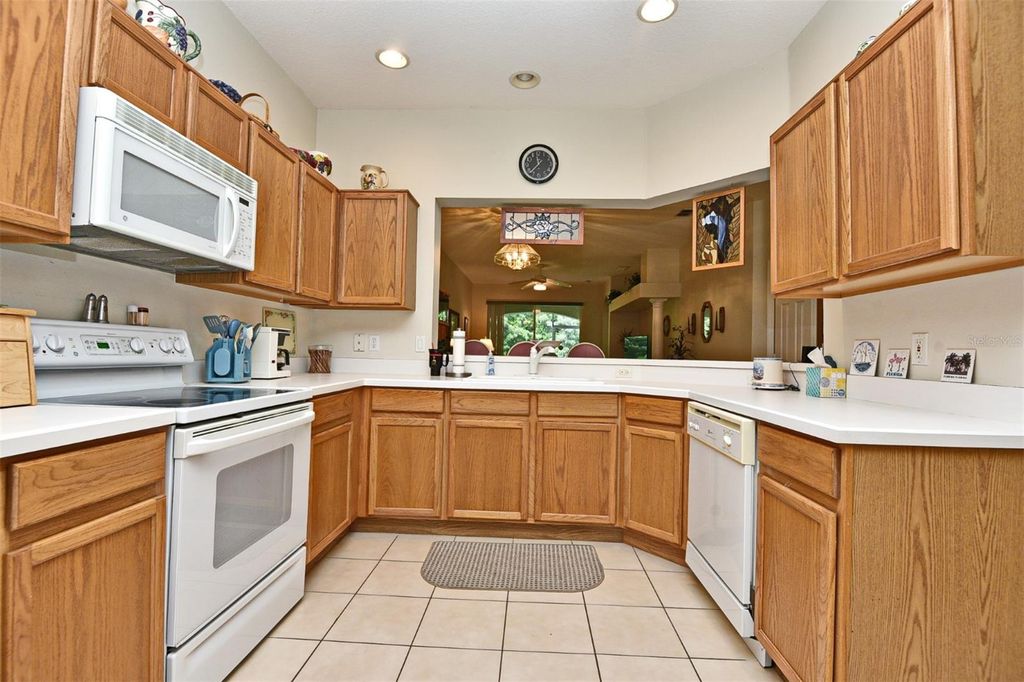 Image 2 of property listing at 3132 RIVER BRANCH CIRCLE, Kissimmee, FL 34741