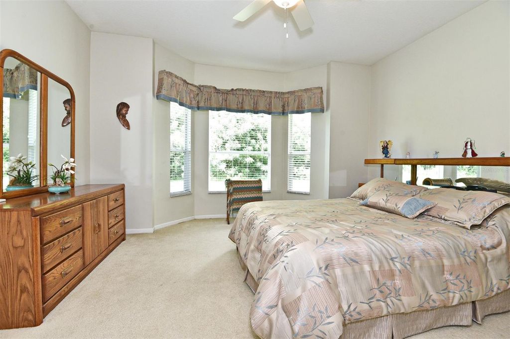 Image 8 of property listing at 3132 RIVER BRANCH CIRCLE, Kissimmee, FL 34741