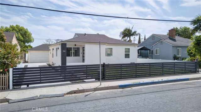 906 W poplar Street, Compton, CA 90220