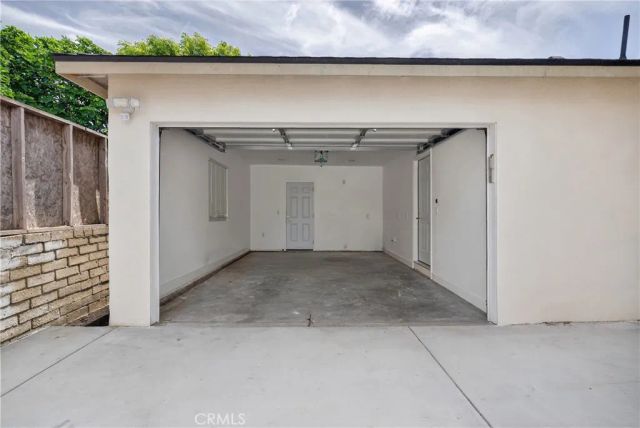 906 W poplar Street, Compton, CA 90220