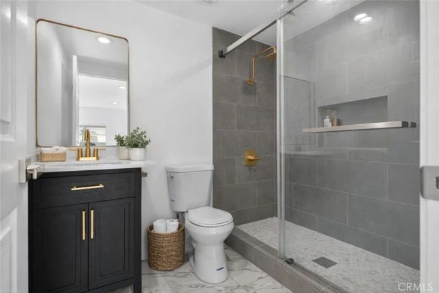 906 W poplar Street, Compton, CA 90220