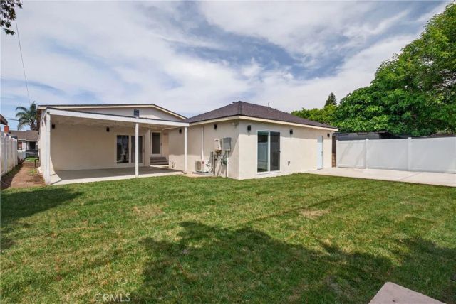 906 W poplar Street, Compton, CA 90220