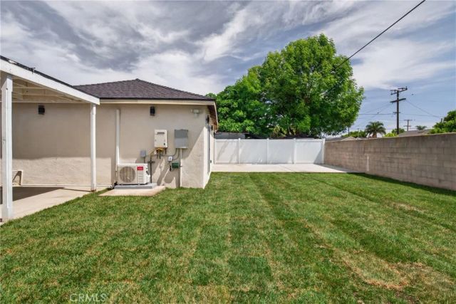 906 W poplar Street, Compton, CA 90220