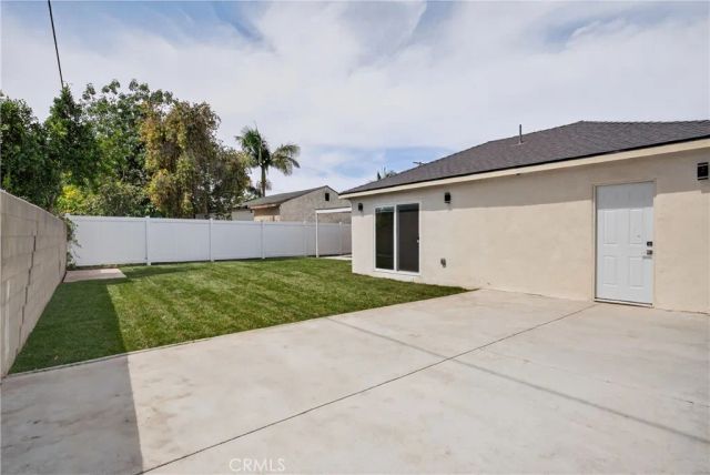 906 W poplar Street, Compton, CA 90220