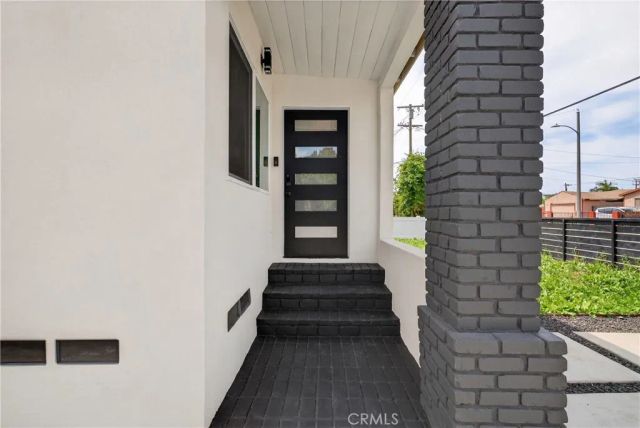 906 W poplar Street, Compton, CA 90220