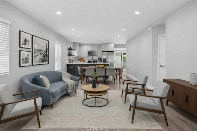 906 W poplar Street, Compton, CA 90220