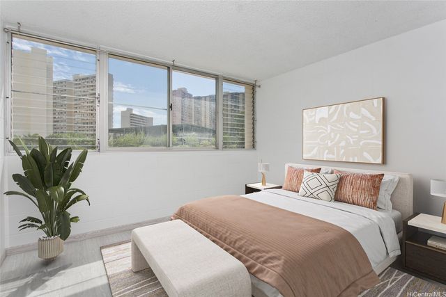 5122 Likini Street 214, Honolulu, HI 96818