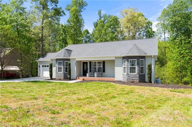 331 Twin Creeks Drive, Stokesdale, NC 27357