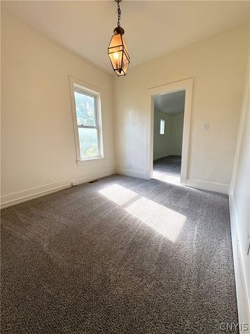 72 West Street, Auburn, NY 13021