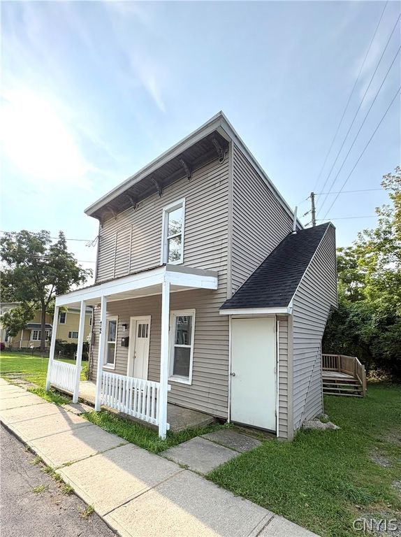 72 West Street, Auburn, NY 13021