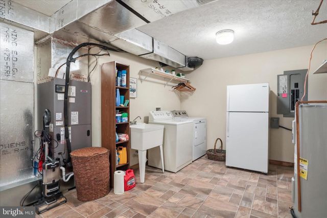 247 DOGWOOD DR, Mount Jackson, VA 22842