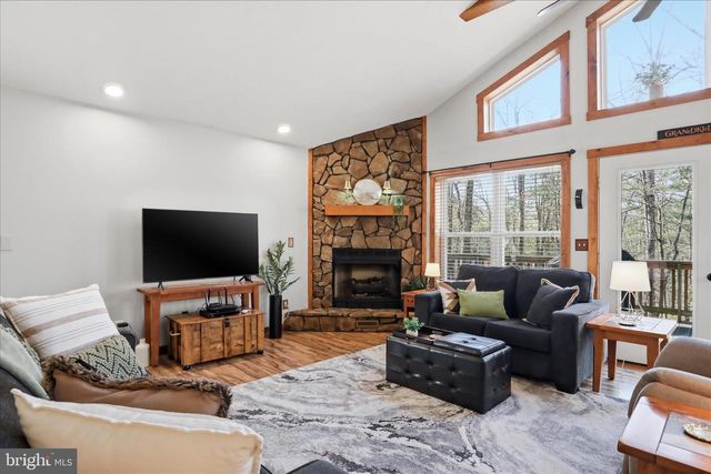 247 DOGWOOD DR, Mount Jackson, VA 22842