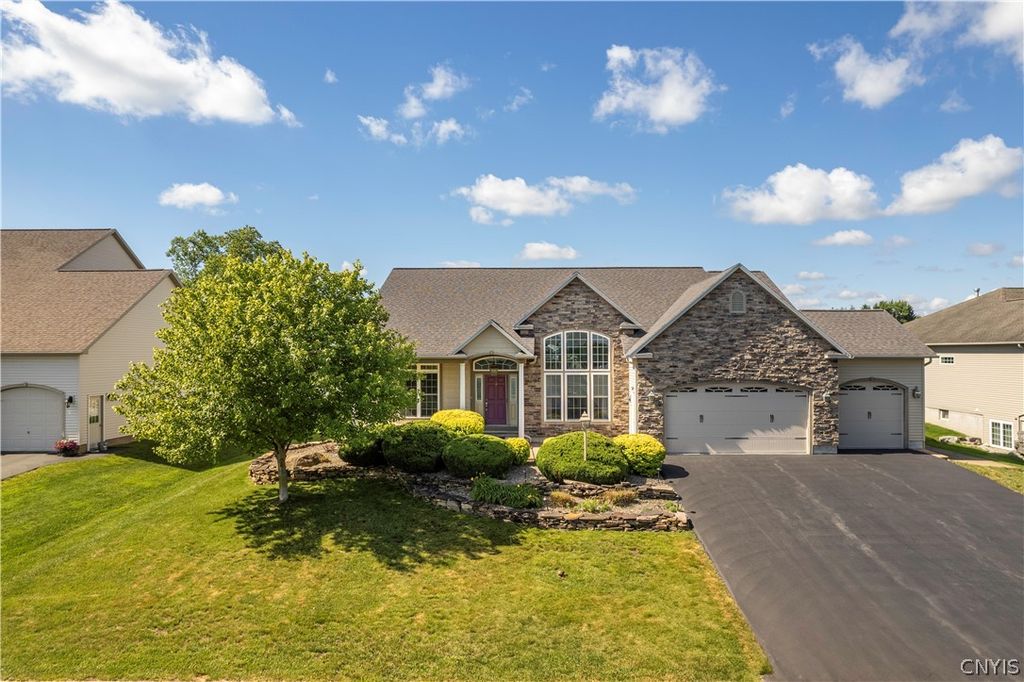 5153 Lyle Drive, Clay, NY 13041