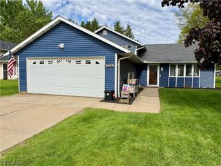 126 Valley Forge Circle, Elyria, OH 44035