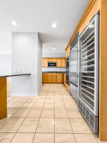 415 E North Water Street 2204, Chicago, IL 60611