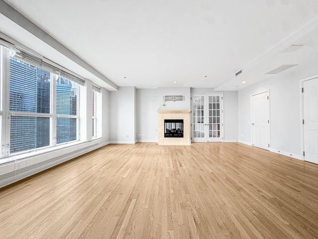 415 E North Water Street 2204, Chicago, IL 60611